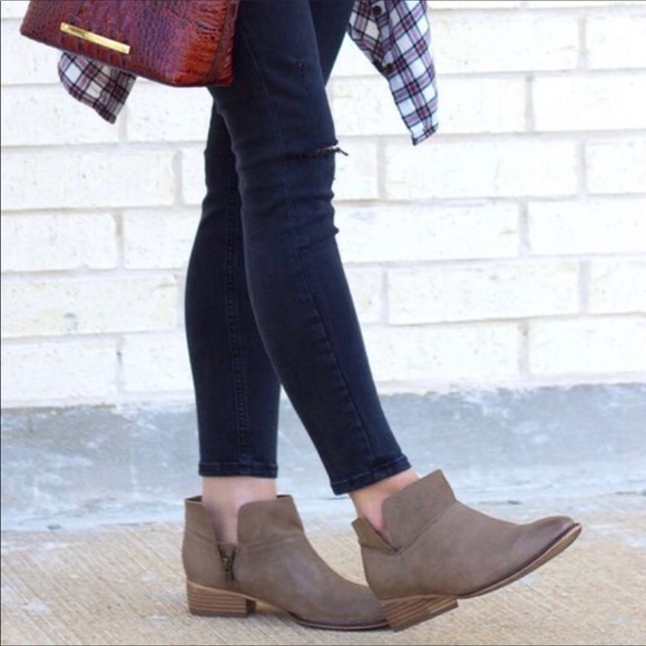 seychelles snare bootie